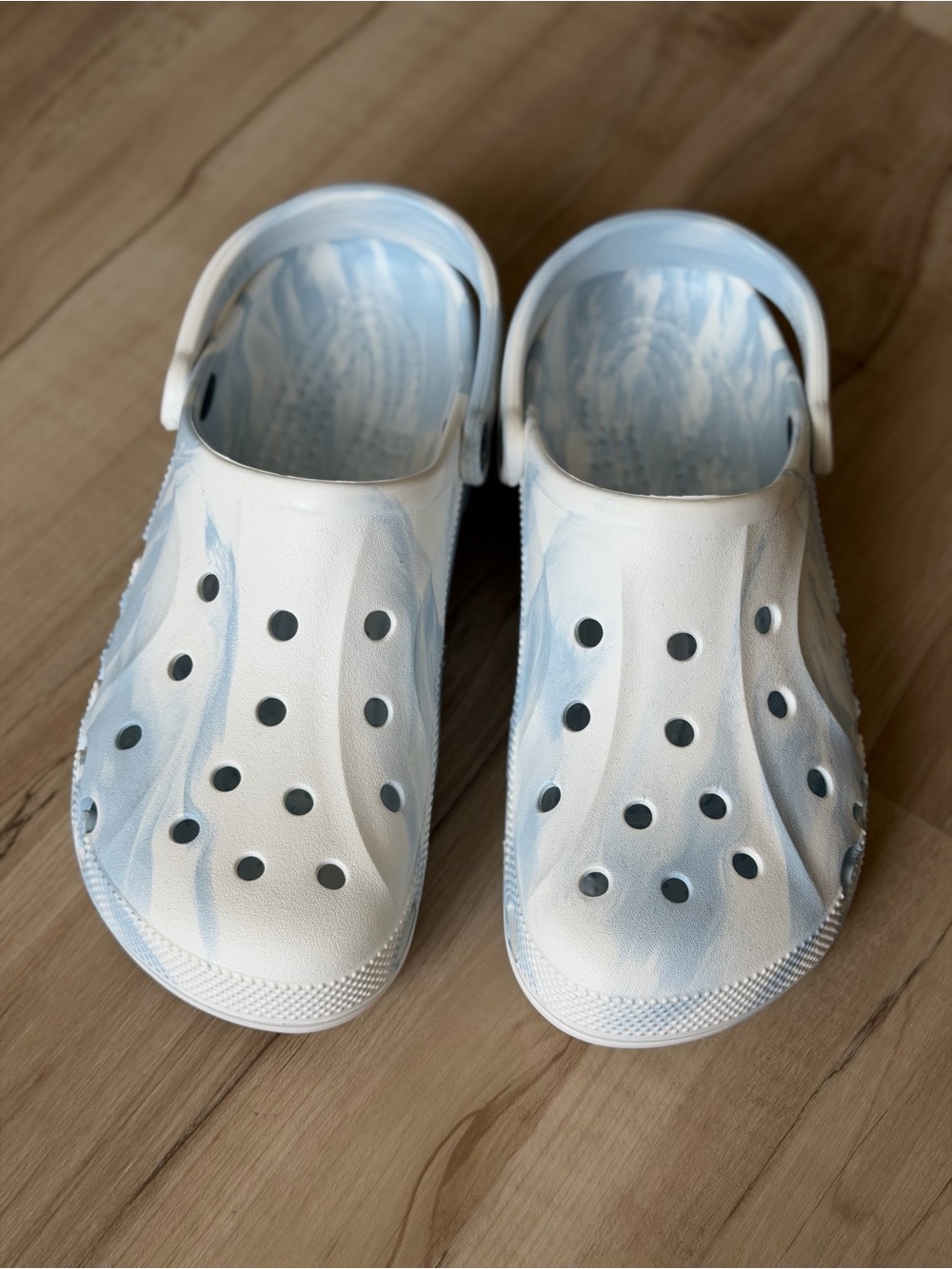 NWOT Crocs Unisex Classic Baja Clogs - Size M9/W11 (Marbled White/Blue)